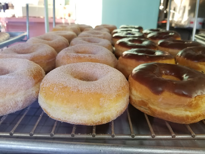 Daily Donuts storefront