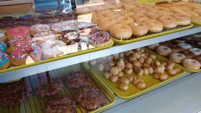 Donut Time storefront