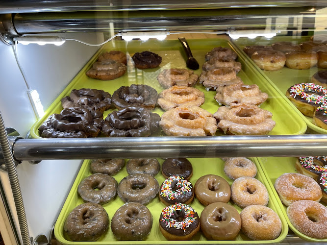 Magic Donuts storefront