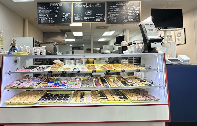 Heavenly Donuts storefront