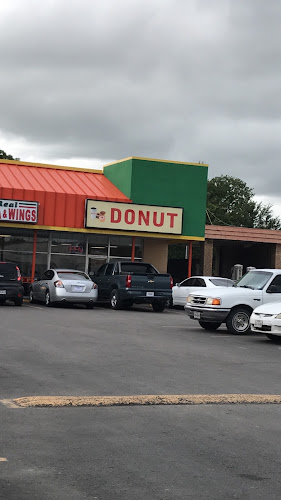 Donut Hut storefront