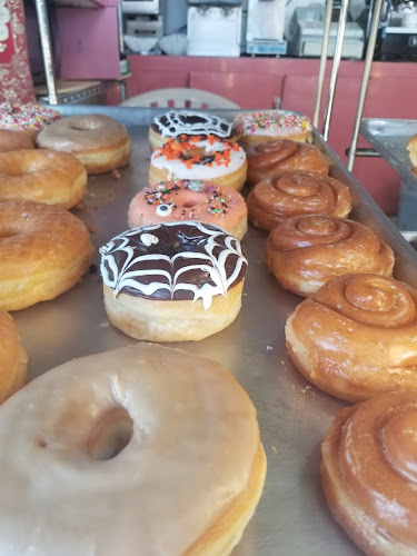 USA Donuts storefront