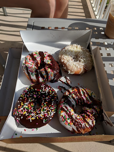 Duck Donuts storefront