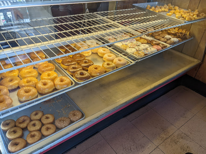 Lucky Donuts storefront