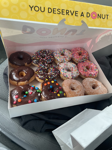 Golden Donuts storefront