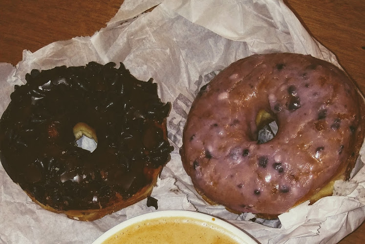 Day And Night Donuts storefront