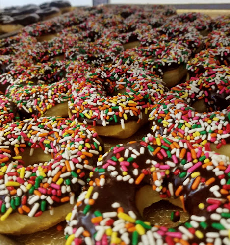 Ollie's Donuts of Oxford storefront