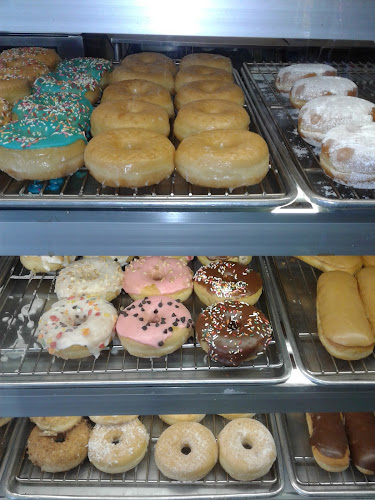 Foster's Donuts storefront