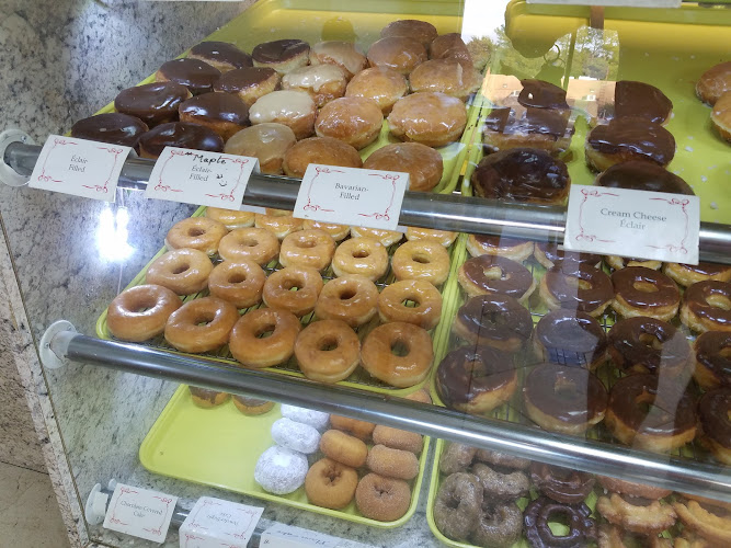 Lickin' Good Donuts storefront
