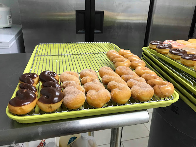 Master Glazed Donuts storefront