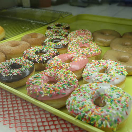 Super Donuts storefront