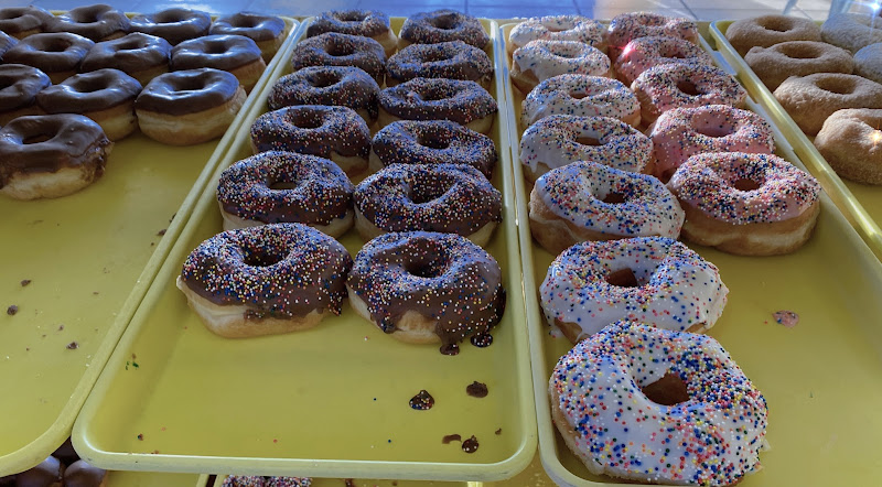 Mary Lee Donuts storefront