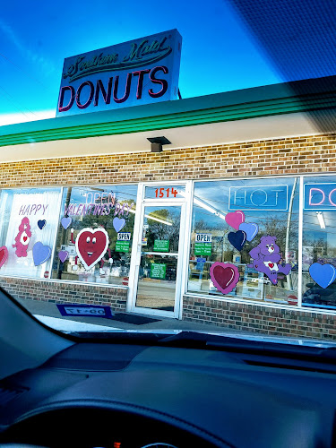 The Same Good Donuts storefront