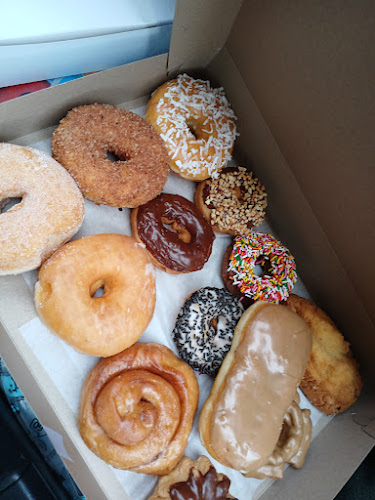 Foster's Family Donuts storefront