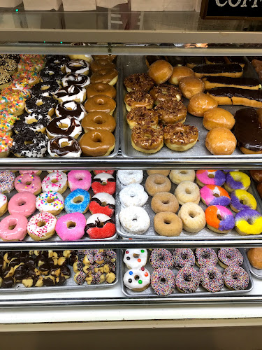 Prince Donuts & Geaux Boba storefront