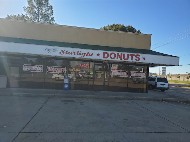 Starlight Donuts storefront