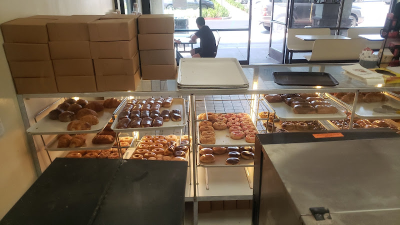Donut Time storefront