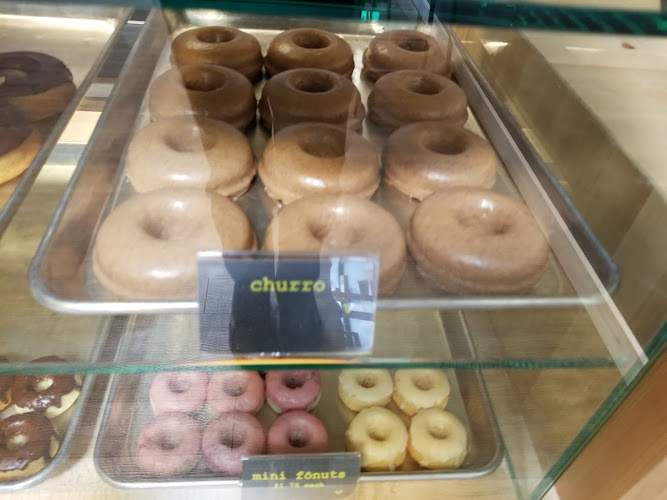 fōnuts donut bakery storefront