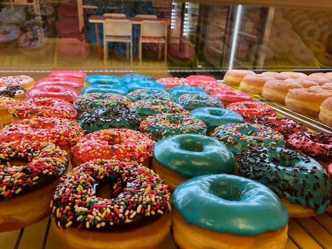 Happy Donuts storefront