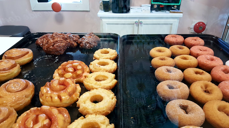 Ye Olde Donut Shoppe storefront