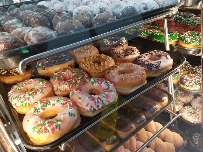 Winchell's Donut House storefront