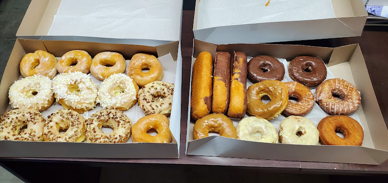 Old Fashioned Donuts storefront