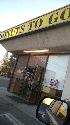 Donuts To Go storefront