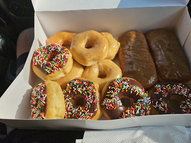 Yummy's Donut Palace Warrensburg storefront