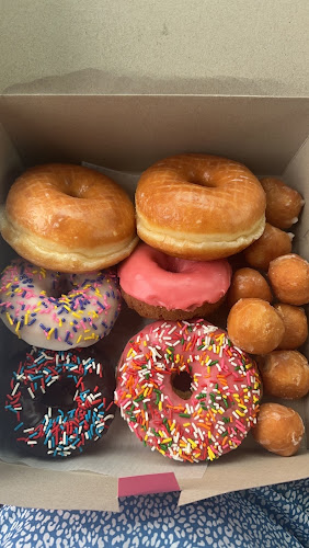 Donuts Park storefront