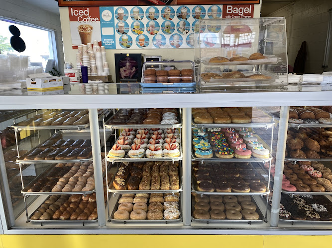 Shafter Donuts storefront