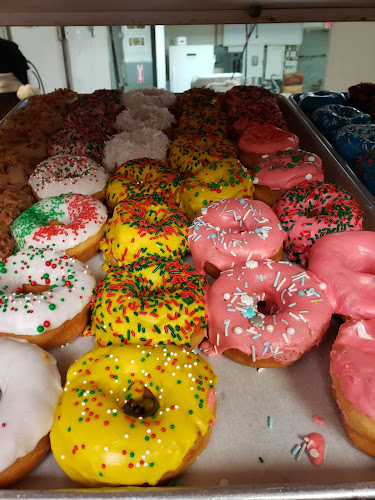 Snowflake Donuts storefront