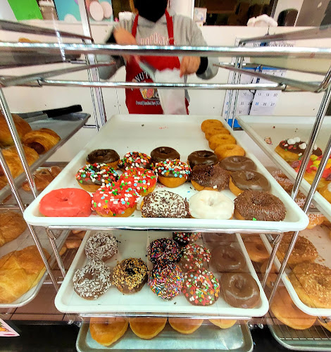 Donutlicious & Boba Zone storefront