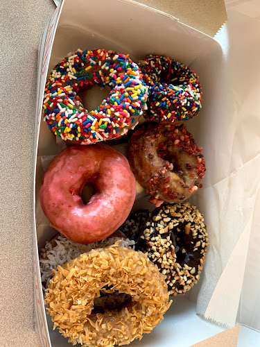 Donutland storefront