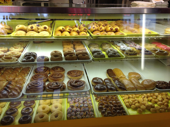 Hot Donuts & Bakery storefront