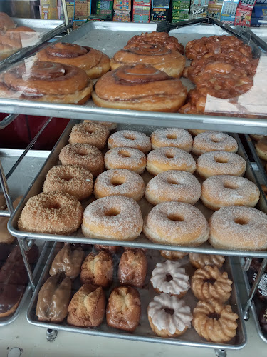 All Star Donuts storefront