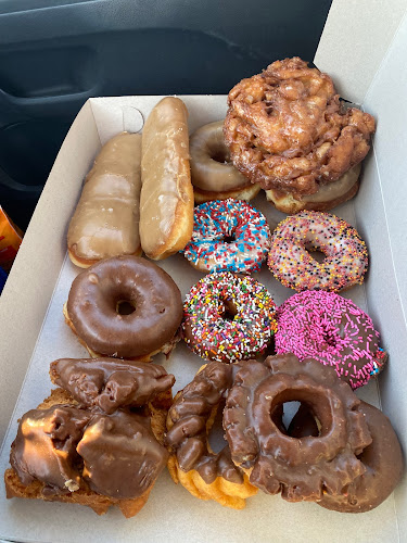 Steph's Donut Hole storefront