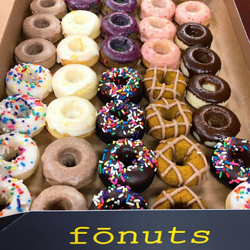 fōnuts donut bakery storefront