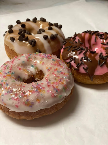 Sunshine Donuts & Water storefront