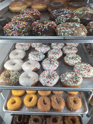 Edna's Donuts By George storefront