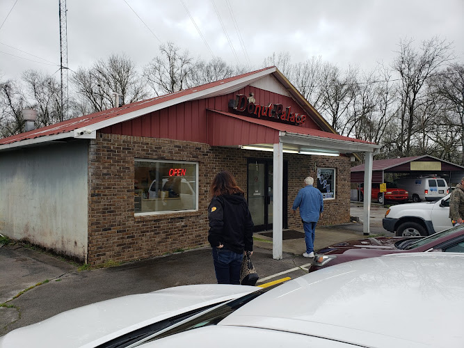 The Donut Shoppe storefront