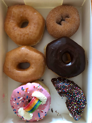 Parks Donuts storefront