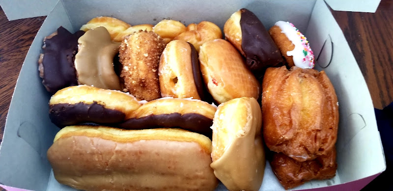 Foster's Donuts storefront