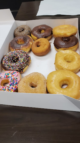 Forest Donuts storefront