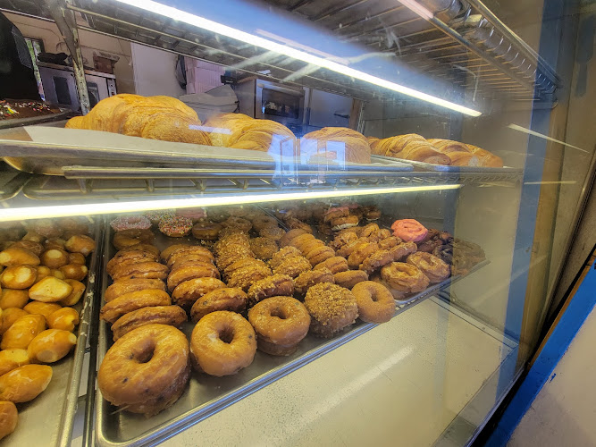 Amy's Donuts storefront