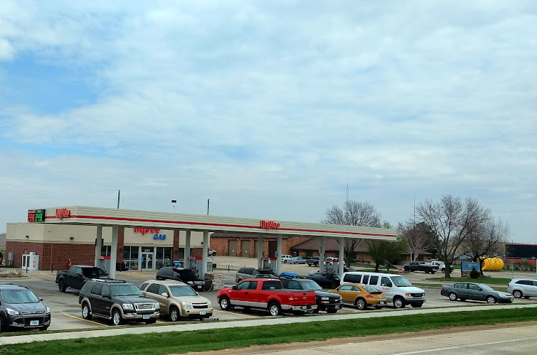 Hy-Vee Fast & Fresh storefront