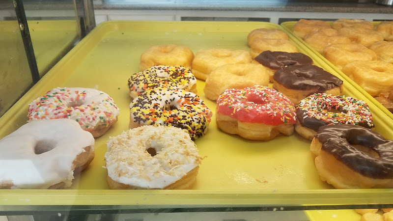 Riley's Donuts storefront