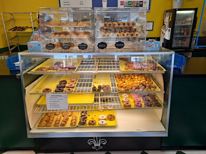 Mary Lee Donuts storefront