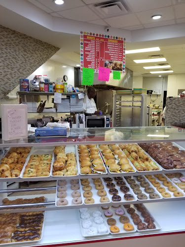 Donut Palace storefront