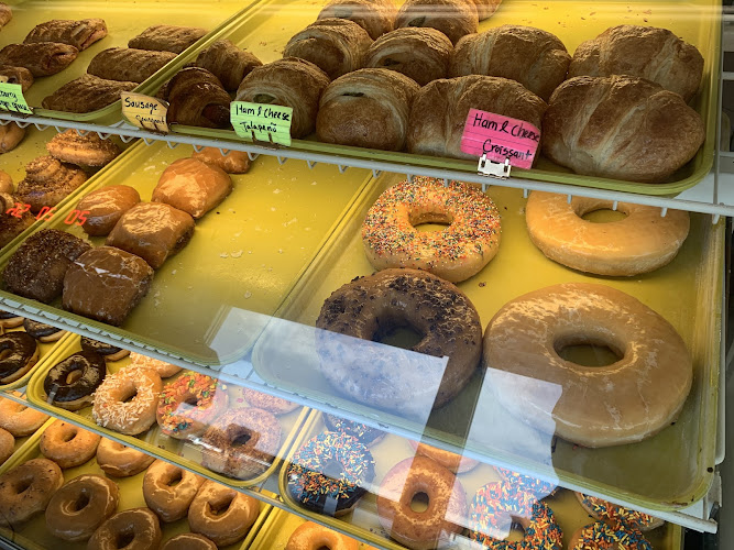 Montrose Donut And Deli storefront