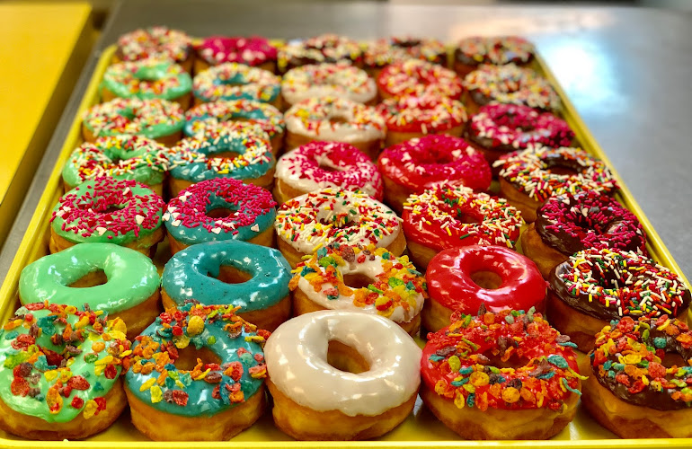 Dawn Donuts storefront